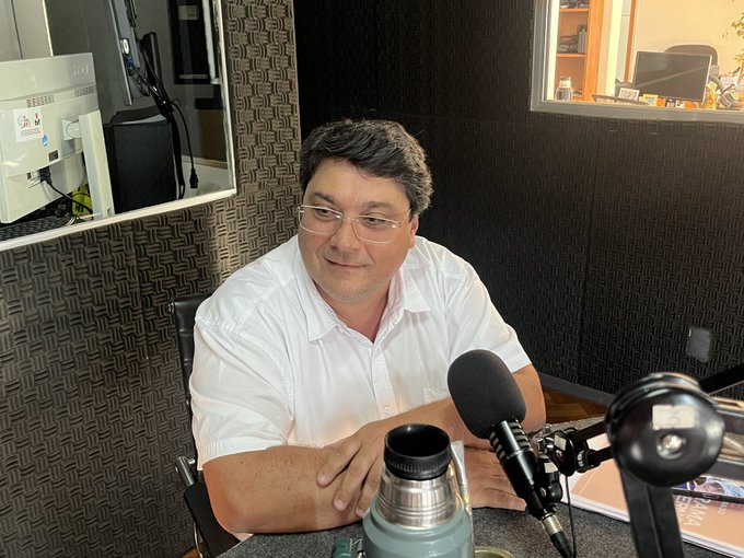 "Tengo la suerte que Pablo me eligió a mi"

El senador del <a href="/PartidoColorado/">Partido Colorado</a> líder de la lista 10 <a href="/PedroBordaberry/">Pedro Bordaberry</a> se expresaba así al acompañar al candidato a la Intendencia de Florida <a href="/lanzadib/">Pablo Lanz Adib</a>  a entrevistas con <a href="/Fabriciotvf/">Fabricio Alvarez</a> en radio y tv.

floridanoticias.com.uy/tengo-la-suert…