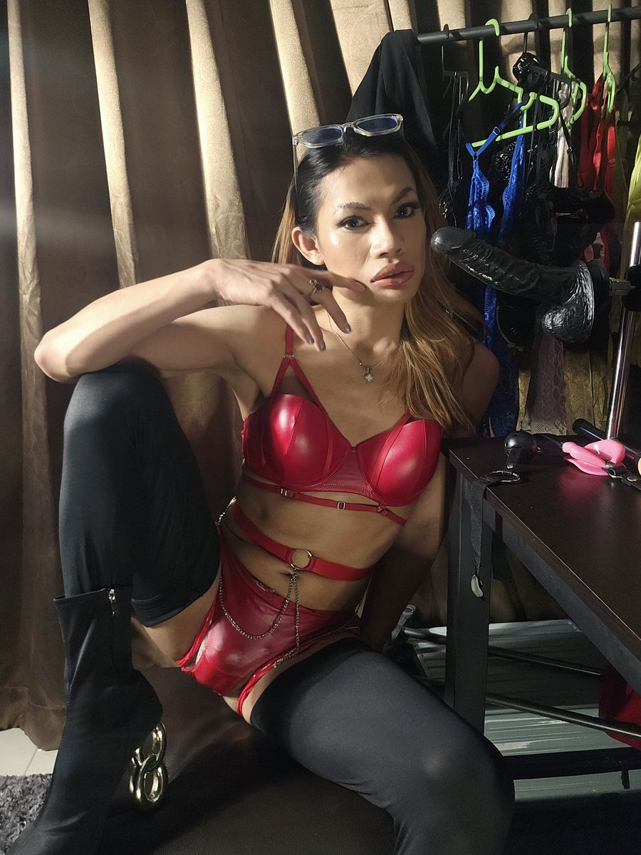 charichari6789's tweet photo. Hello, darling please tell me what you like to see in my show !! 
 Let's lick the link I pin on my profile for follow 👉 #actor #OF #modelsOF #QualityConten https://t.co/LcvOGeEyP7