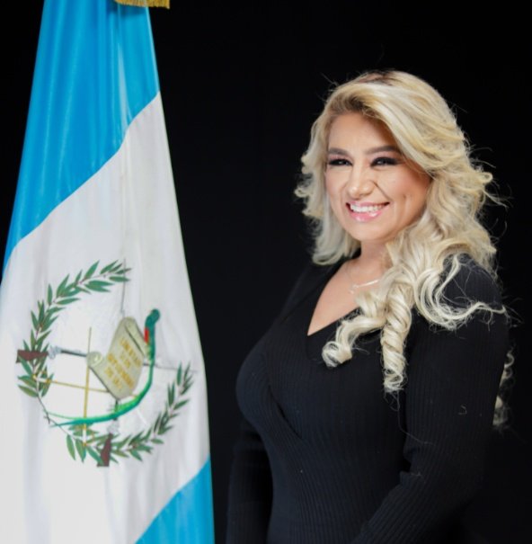 Espero una medida sancionatoria enérgica contra Elena Motta y Greicy de León. Harto de tanto show, país se cae a pedazos. No les basta cobrar Q66 mil, hacen lo que se les pega la gana y protagonizan escenas de calle. Si se quieren agarrar a golpes, háganlo en la calle! Renuncien.
