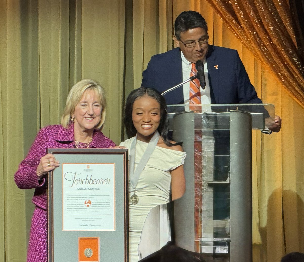 Dr. Lori Messinger (@utkdeanlorim) on Twitter photo So wonderful to celebrate our <a href="/utkcsw/">University of Tennessee College of Social Work</a> staff and students tonight at the Chancellor’s awards! So wonderful to celebrate our <a href="/utkcsw/">University of Tennessee College of Social Work</a> staff and students tonight at the Chancellor’s awards!