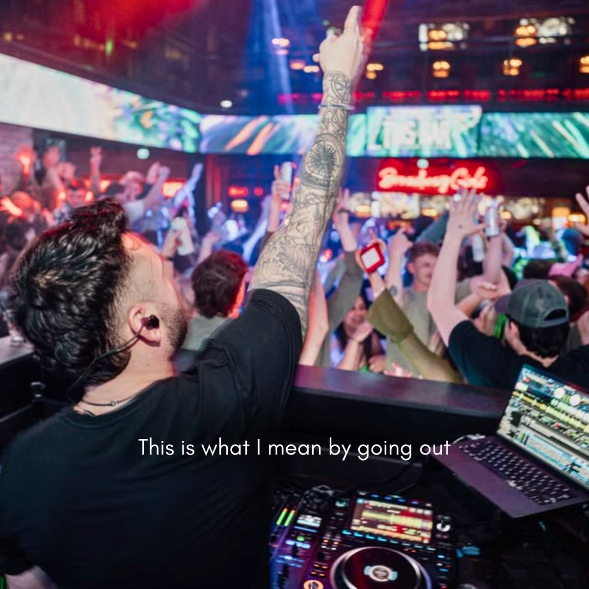 When we say we're going out, this is what we mean 🎶 🍻 #MWThisBar