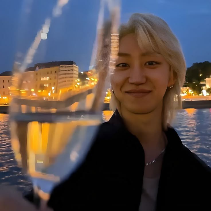 Pov: Você aceitou sair em um date comigo e essa é a sua visão.