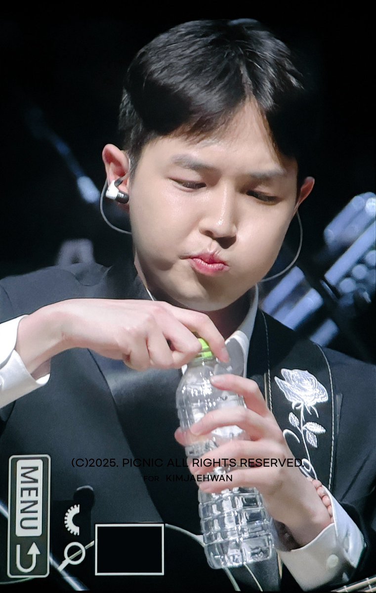 picnic_0527's tweet photo. 250429 국군교향악단 순회연주회 광주 프리뷰
#김재환 #KIMJAEHWAN

💦충전💦 https://t.co/nkD4uIda9q