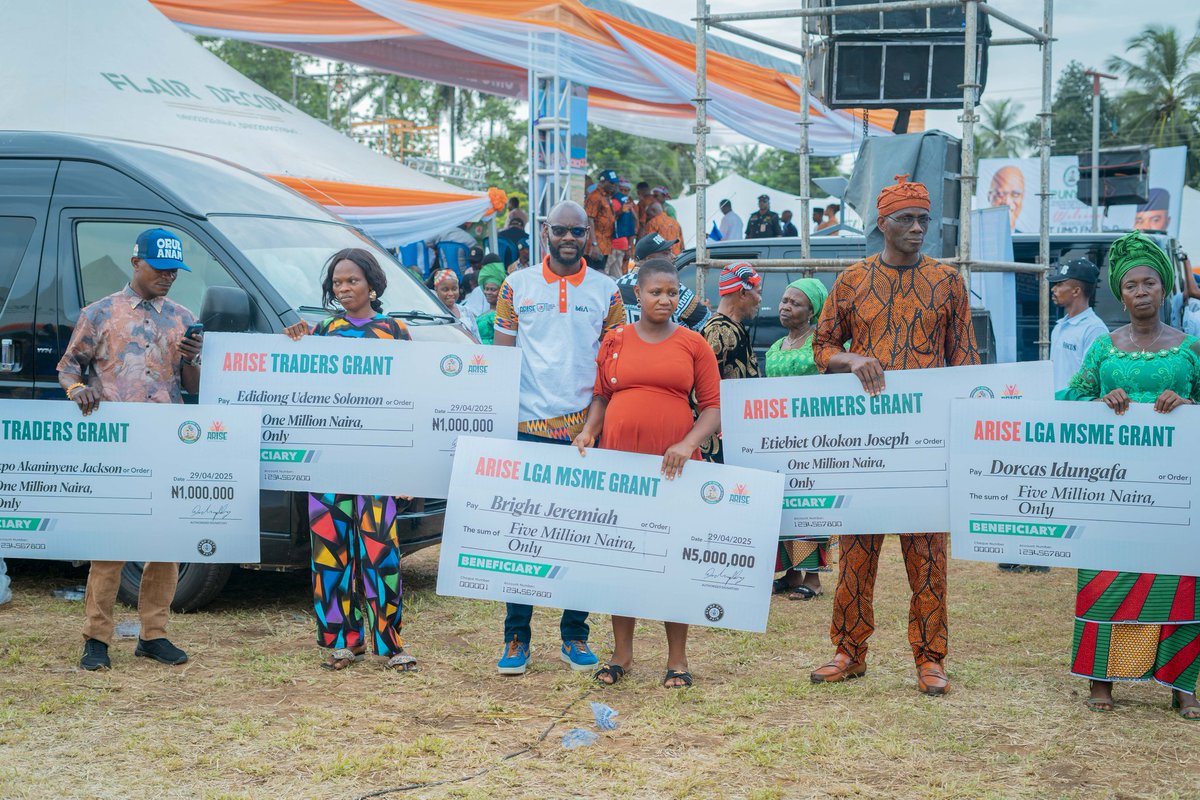 eyenaks's tweet photo. Today, our hardworking MSMEs in Ukanafun Federal Constituency got a big boost, just as our Governor @_PastorUmoEno promised.

Congratulations to all the lucky beneficiaries—Entrepreneurial Development is alive and well!"

#AriseAgenda
#IbomLED
#entrepreneurialdevelopment https://t.co/pwl04pI1X3