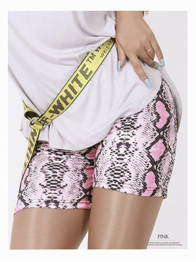 bombshell_dance's tweet photo. BBOMB HOT ITEM💋✨

高級感あるパイソン柄がステージでインパクト絶大！

https://t.co/PZu4iKBkg3
＃ボムシェル ＃ダンス衣装 https://t.co/M1tBsXUJym