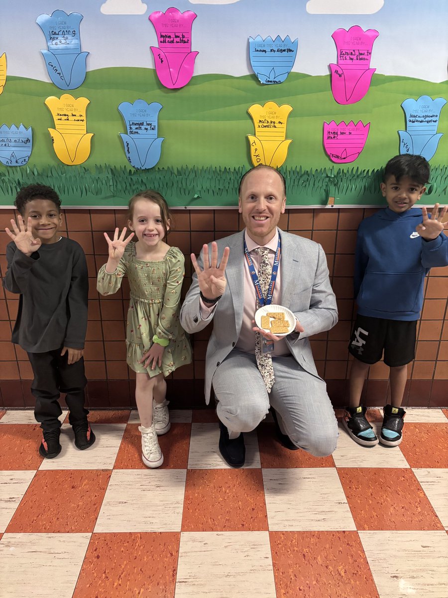 Katie Pawlowski (Fariello) tweet media