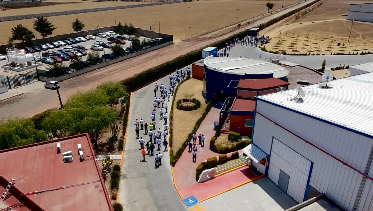 PolyRafiaMX's tweet image. En Poly Rafia, la salud y seguridad son nuestra mayor prioridad, por eso nos unimos al #SimulacroNacional2025 ⛑️🦺

Participamos activamente en este ejercicio de prevención, demostrando nuestro compromiso con la preparación y la seguridad en cada una de nuestras operaciones.