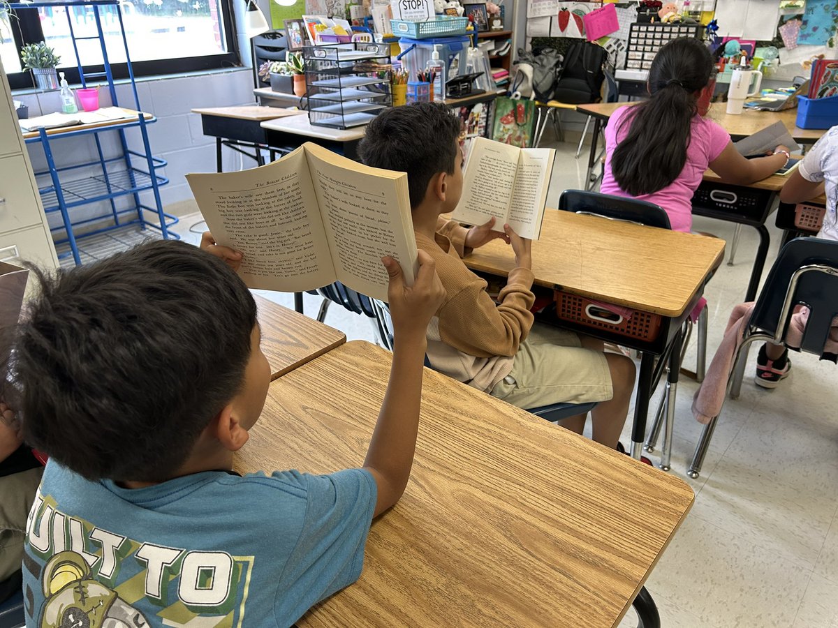 LitWhittEd's tweet image. Proud of my readers 🤍📚🤓#EveryChildReads #LiteracyAndJusticeForAll