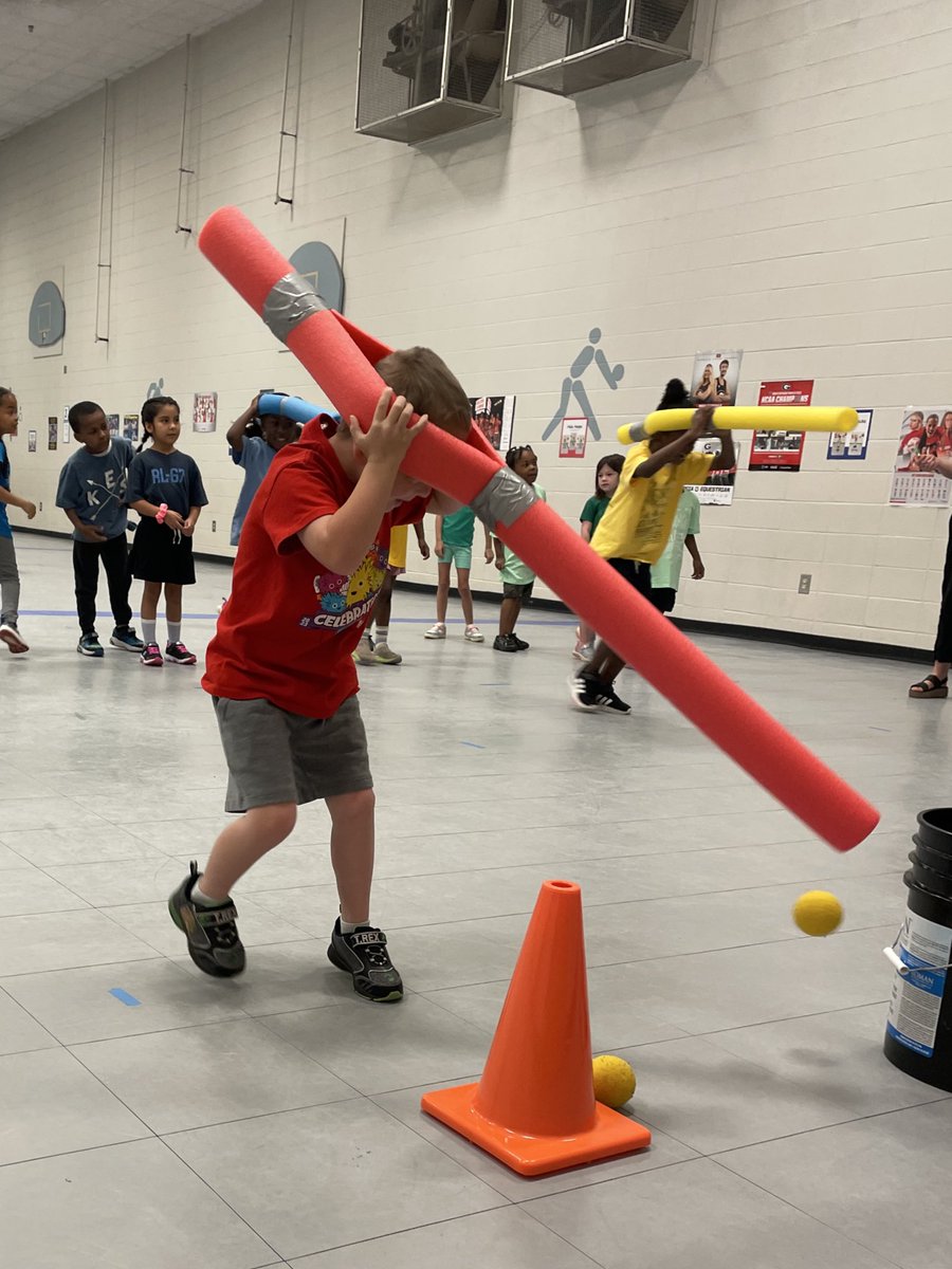 Field Day fun with Kindergarten today! Everyone had a great time at the games <a href="/KennesawElem/">Kennesaw Elementary</a> <a href="/cobbhpe/">cobbhpe</a> <a href="/GAHPERD/">Georgia AHPERD</a> <a href="/CobbSchools/">Cobb County Schools</a>