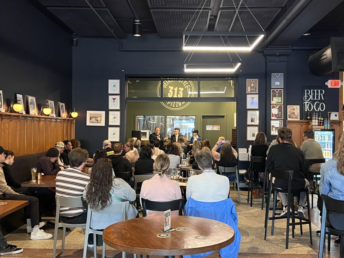 Awesome turn out for tonight’s cafe for @nescifest! #soundofscience