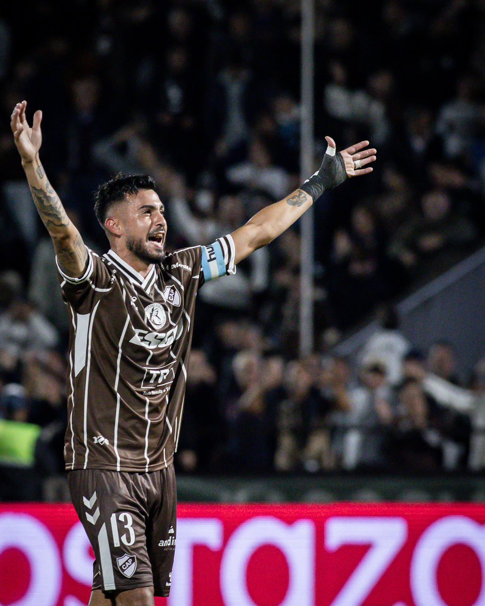caplatense's tweet photo. Estamos clasificados a los octavos porque el genio interpretó perfectamente mi deseo.

#VamosCalamares🦑 https://t.co/I82KU8ge8I