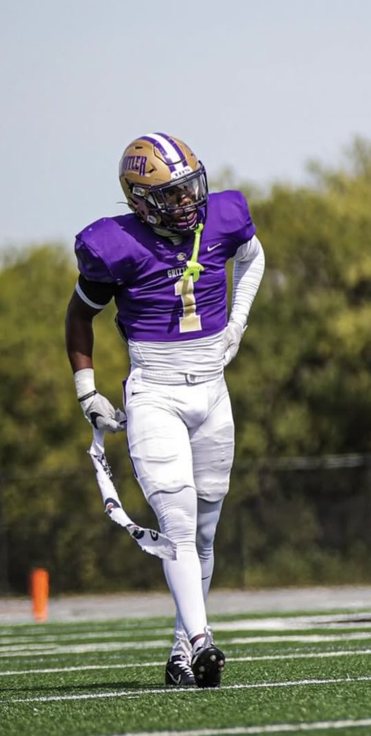 Zayden Laing-Taylor ⁦<a href="/Zaydenlt1/">Zayden Laing-Taylor</a>⁩ @ Butler JuCo ⁦<a href="/ButlerGrizzlyFB/">BUCO Football</a>⁩ picks up ⁦⁦<a href="/WMU_Football/">Western Michigan Football</a>⁩ Offer