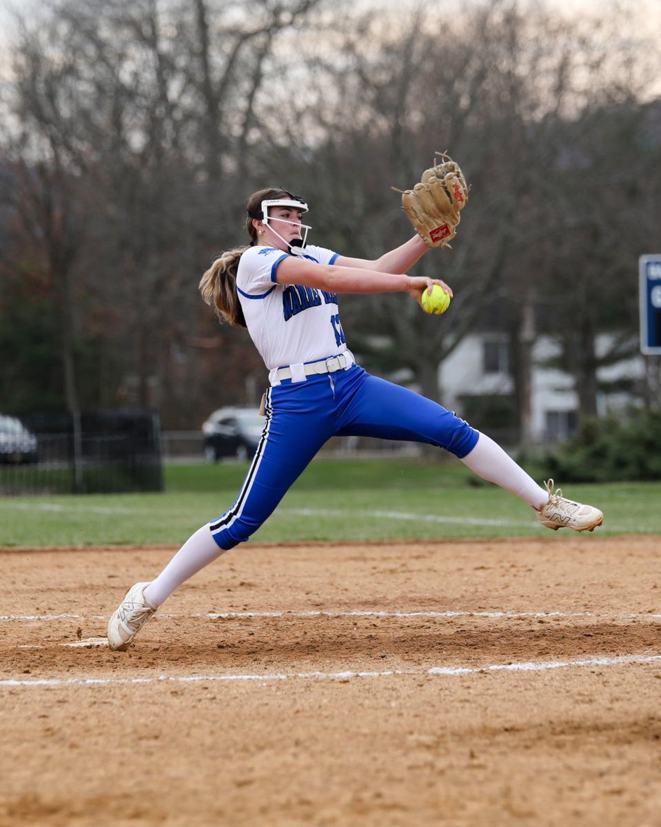 WH defeats Franklin 7-0.  Laney Adie strikes out 11 to go over 500 career strikeouts!  Rianna Ghilon went 2 for 3 with a double and a homerun.  Adie, Cardell,Stoddart and Rilee Ghilon each had a hit for the win.  Awesome team win!  Way to go girls!  💙⚡️🥎
