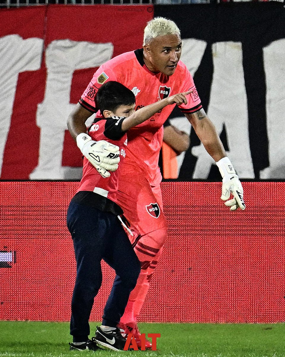 La foto de la noche. 

KEYLOR NAVAS 🇨🇷
