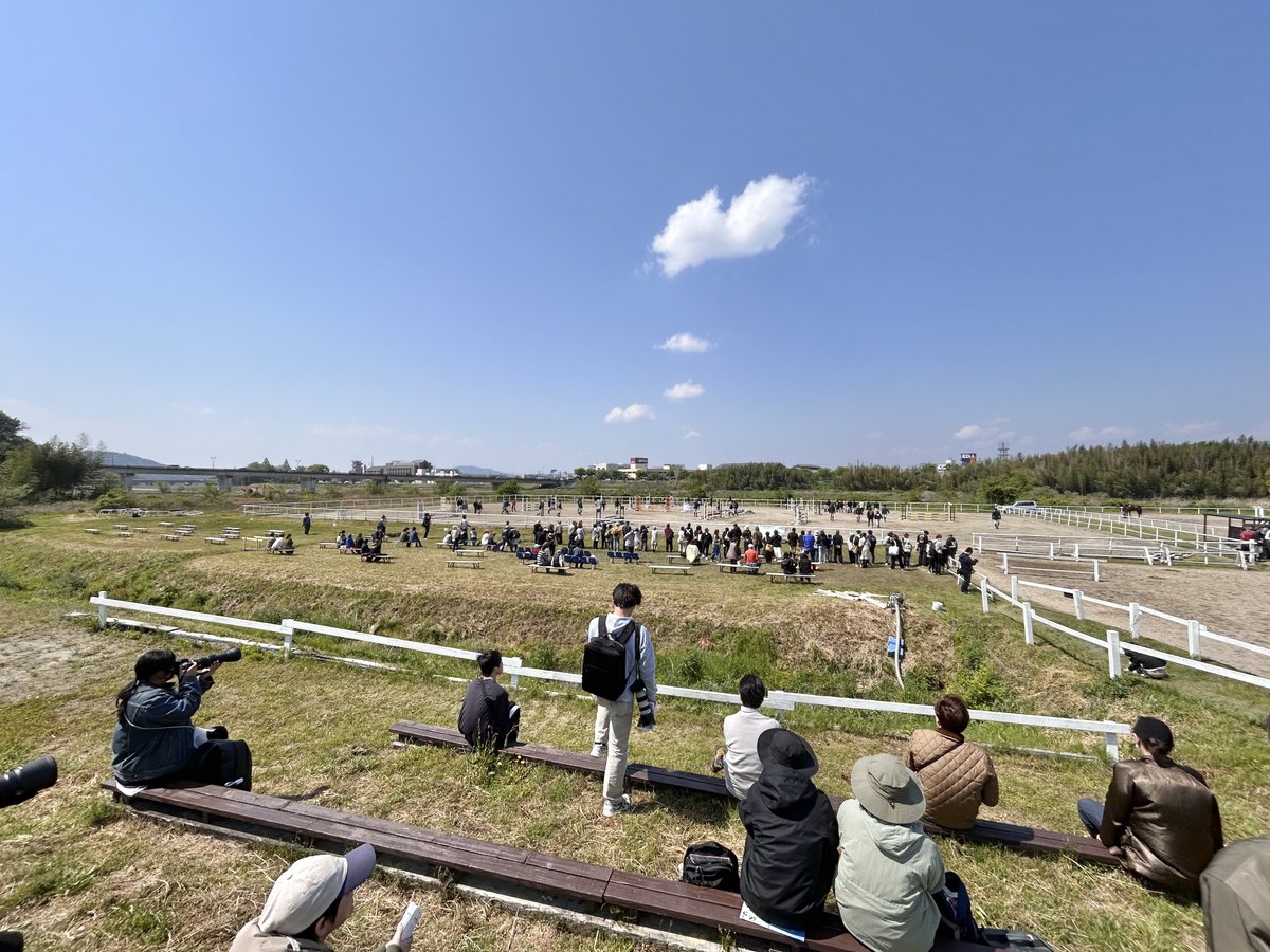 keibabookshop's tweet image. 昨日、水口乗馬クラブにて引退競走馬杯 滋賀大会がありました✨️
トレセンから関係者も参加し、盛り上がっている様子でした😆
#RRC