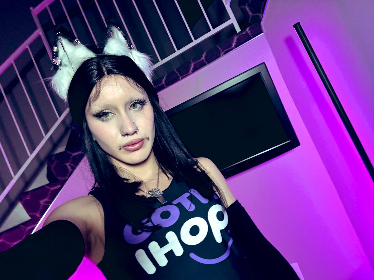 Who’s ready for some goth IHOP cat girls?!?