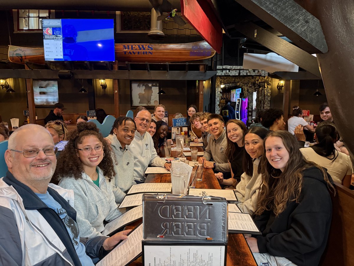 Great night with some amazing <a href="/GoRhodyRams/">Rhode Island Rams</a> Student Athlete Leaders! Always love our year end <a href="/URISAAC/">URI_SAAC</a> dinner at the <a href="/mewstavern/">Mews Tavern</a> !!! #RamFam