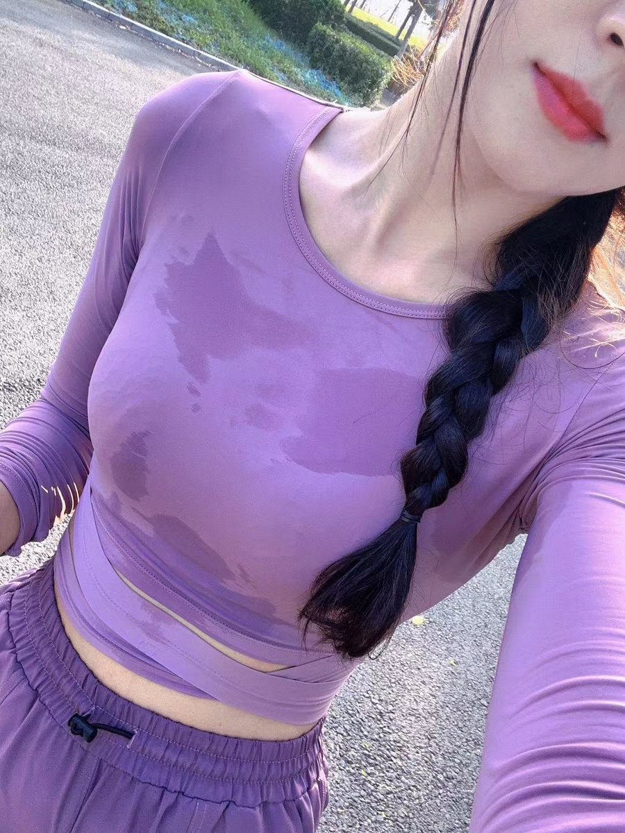 又到了裙角飞扬的季节，要强的她又双叒叕……卷起来啦！