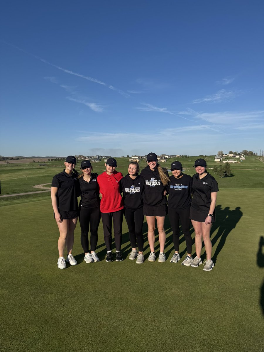 DNH/AP girls finish 3rd in the A-P Tournament today shooting a team score of (198).

Seeri Smith (🥈- 42)
Keely Kauten (3rd Place - 45)
Kaibree Nisius (55)
Kaselynn Nisius (56)
Brynn Sullivan (57)
Paige Iverson (62)
Kyla Block (80)