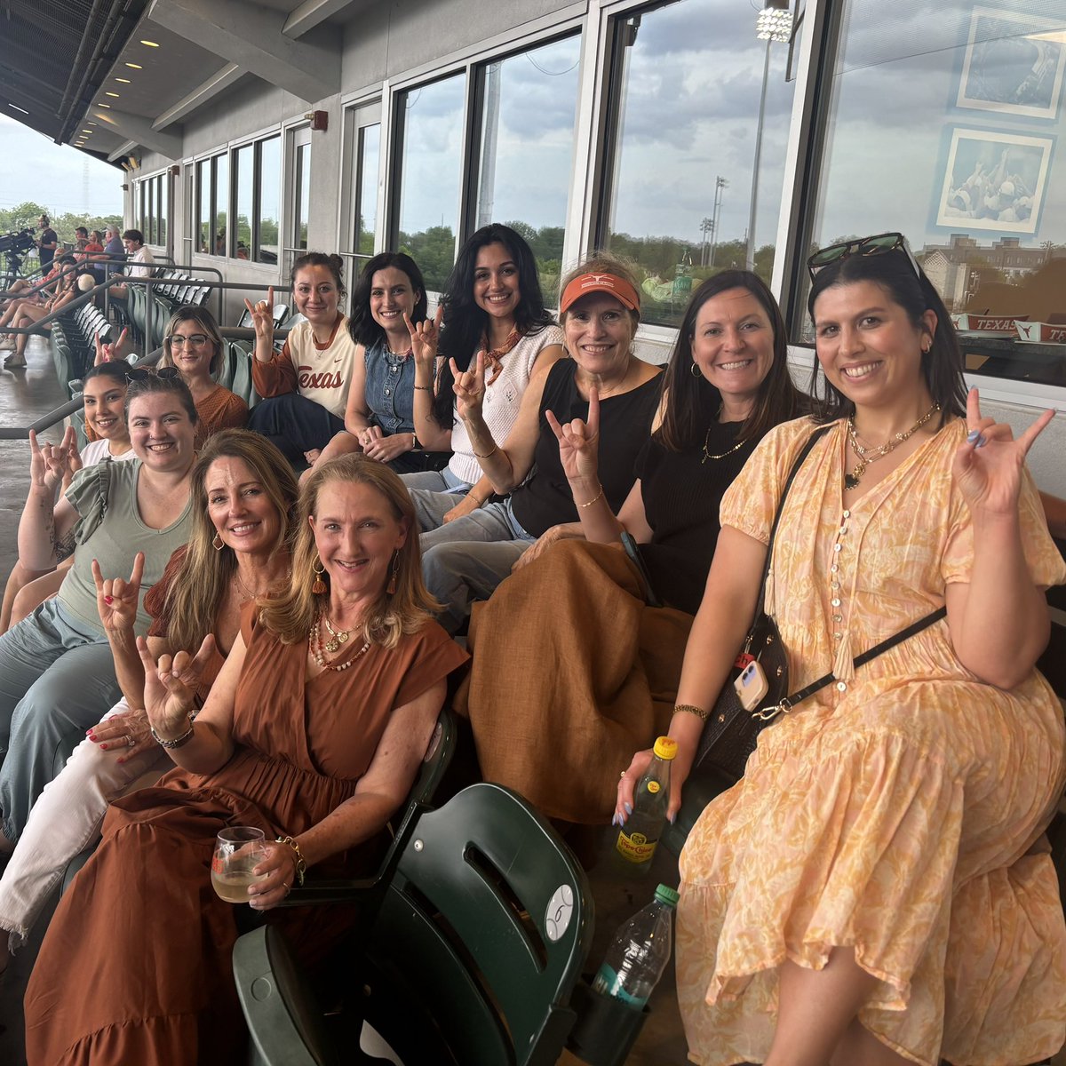Thank you to the staff of Helping Hand Home <a href="/HelpingHandHome/">Helping Hand Home</a>  for cheering on <a href="/TexasBaseball/">Texas Baseball</a>! (And thank you to <a href="/shanna_d_terry/">Shanna Terry</a> for making this happen!) 🧡🤘🏼⚾️