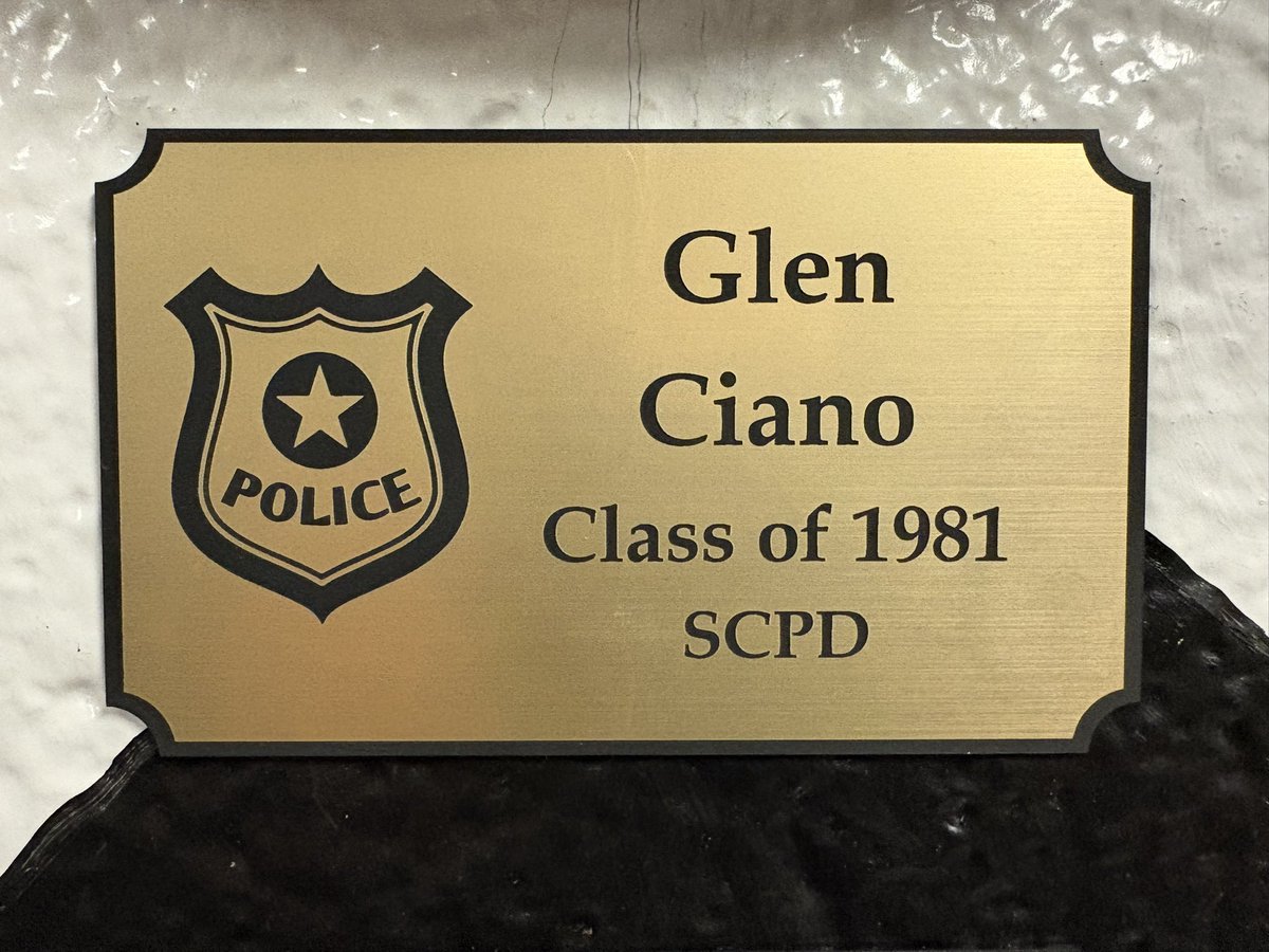 SCPD3rdPrecinct's tweet image. A great evening for the dedication of Islip High School’s First Responder Wall of Honor 🇺🇸 A plaque for fallen SCPD Officer Glen Ciano, a 1981 Islip H.S. graduate is proudly on display alongside many other first responders. Thank you for including the SCPD in this special event!