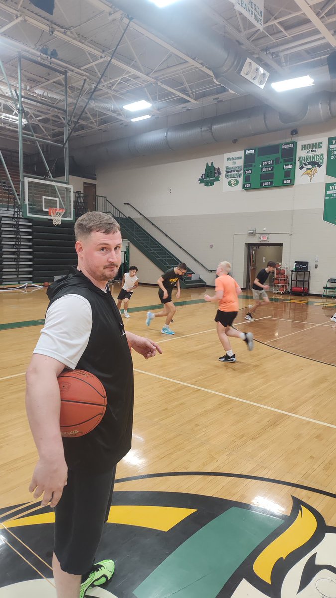 A great night at Hoops On The Hill. Thanks again to Tim Kochendoerfer for coming in to work with the future Vikings and Lady Vikings.