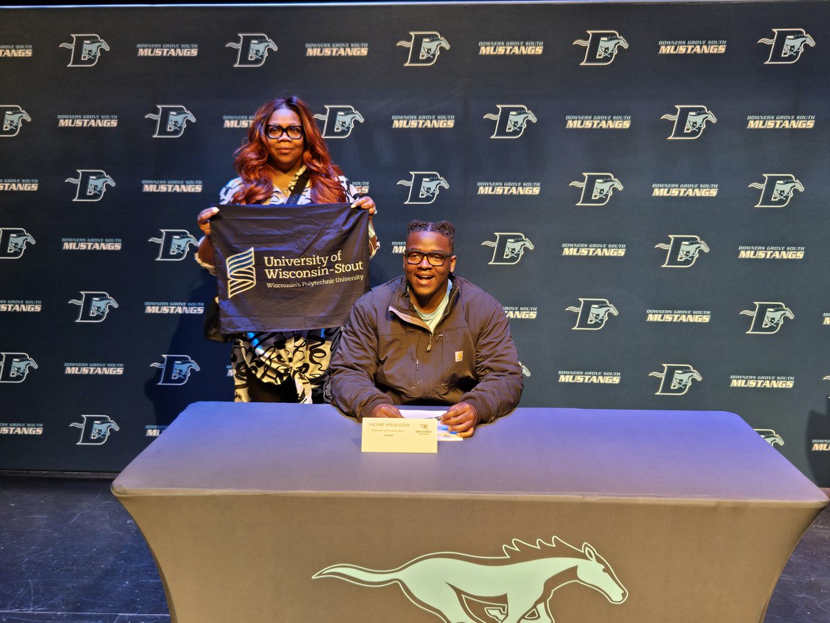 Congratulations Kobi Spraggins DGS Male Athlete of the YEAR!  Good luck @ The University of Wisconsin - Stout.