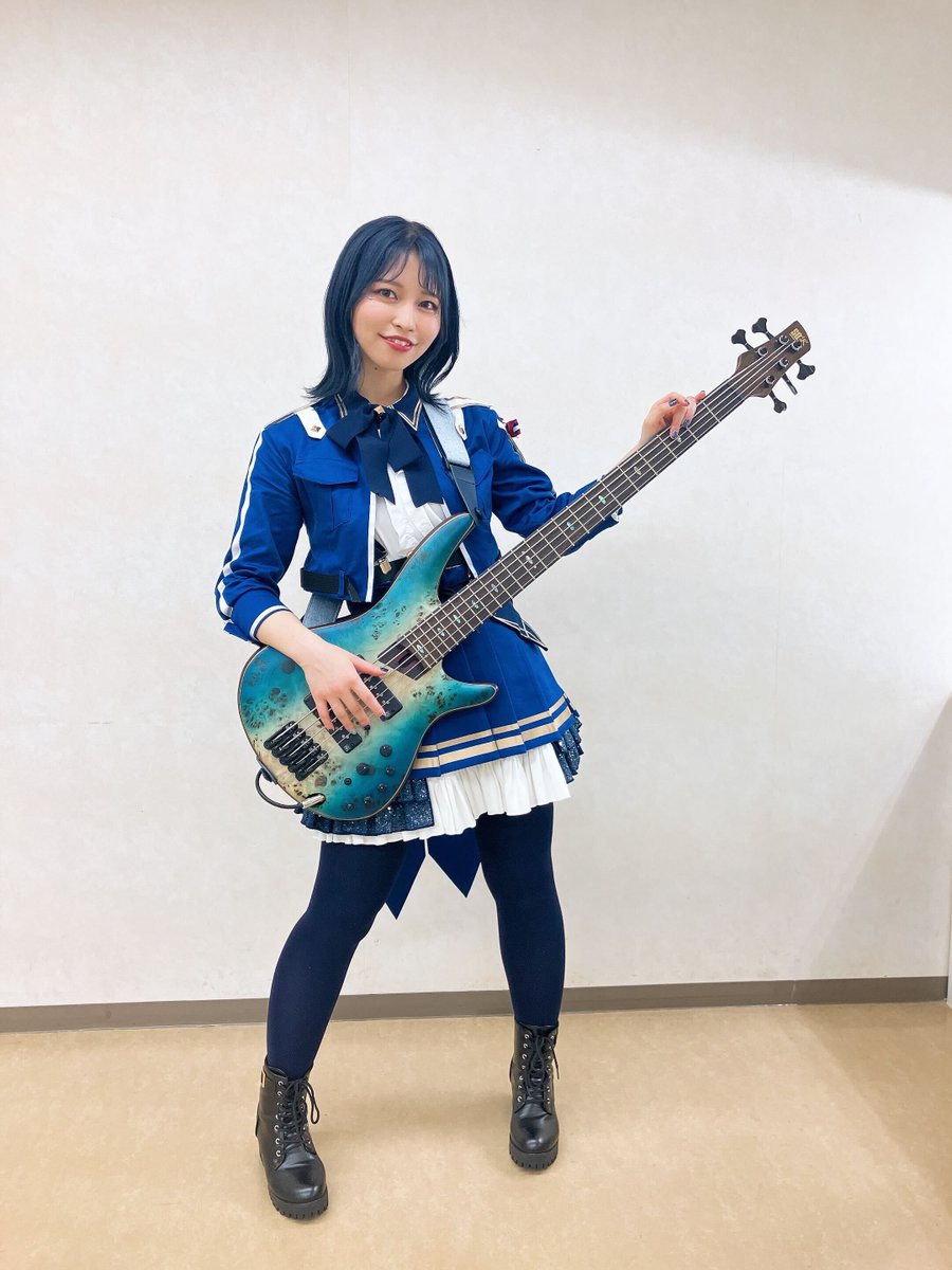 アニメの中でナナさんが使っていた #Ibanez さんのSR1605B-CHFを実際に