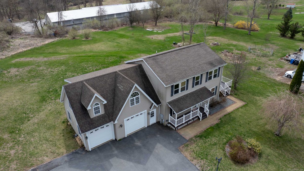 robbierealtorma's tweet photo. 15 Wolf Den Drive, Pomfret, CT 06259 is now under contract.
See this listing and more on my website: https://t.co/M7G7IcQAFy https://t.co/cKrTQXVL7V