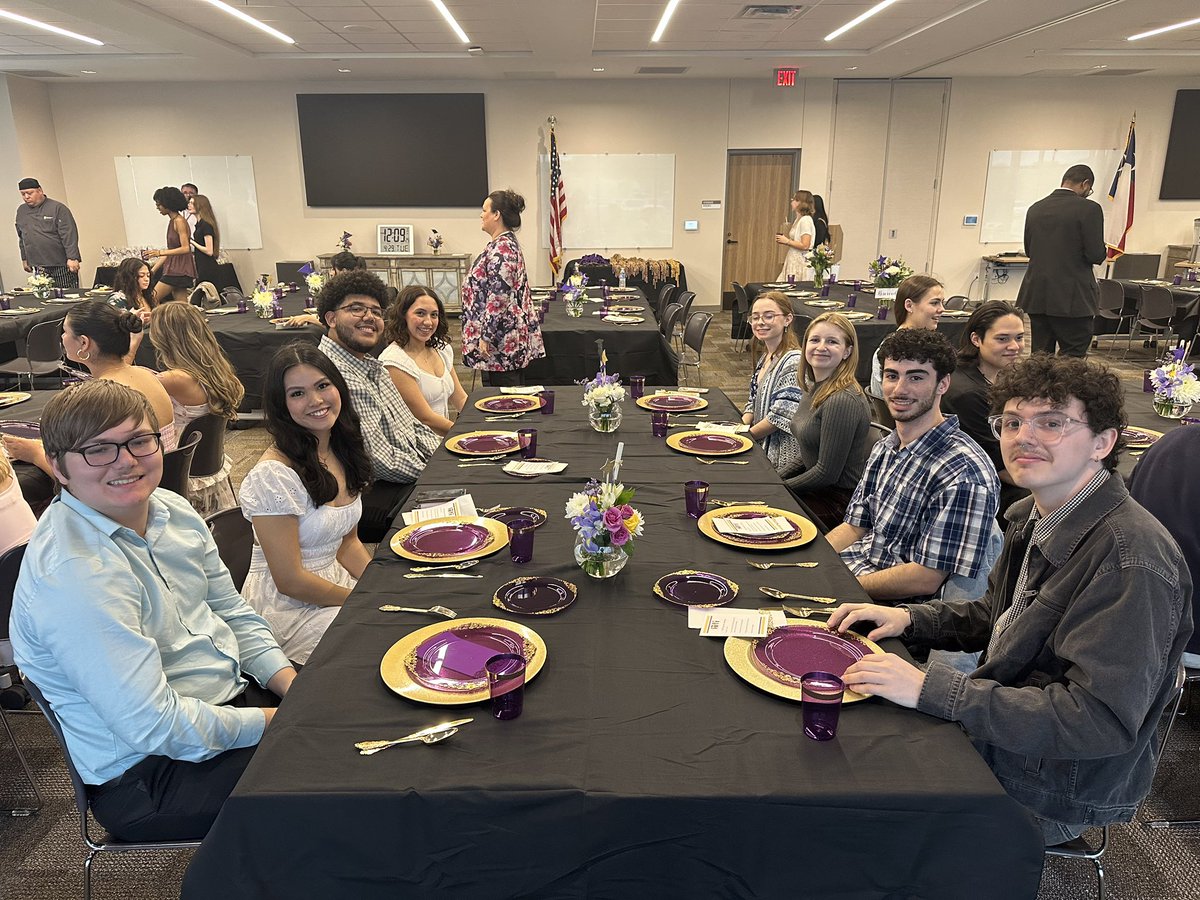 ChisholmTrailHS's tweet image. Today we celebrated our Top 10% of the Class of 2025!! What incredible students we have here at The Trail!