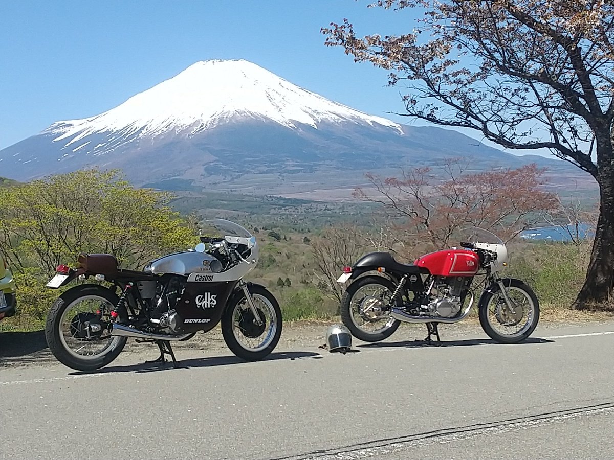 chs1983stinky's tweet image. 久しぶりに、山中湖 見晴らし台から道志に来ております。Mさんと走るのも24年振りかもしれません。

stinky.jp   

#sr400fi #sr400 #s500 #customhousestinky #カスタムハウススティンキー #アルミタンク