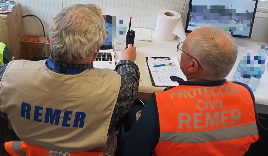 Remer_NavarraPC's tweet image. Cuando todas las #comunicaciones convencionales caían a causa del gran apagón sufrido en casi toda #España, los #radioaficionados voluntarios de la #Remer de #ProteccionCivil fueron activados y estuvieron a disposición de la Dirección General de @proteccioncivil y #Emergencias.