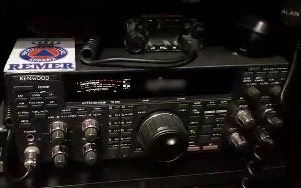 Remer_NavarraPC's tweet image. Cuando todas las #comunicaciones convencionales caían a causa del gran apagón sufrido en casi toda #España, los #radioaficionados voluntarios de la #Remer de #ProteccionCivil fueron activados y estuvieron a disposición de la Dirección General de @proteccioncivil y #Emergencias.