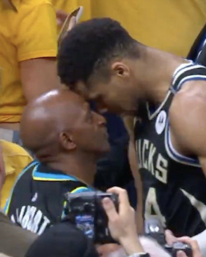 HaterReport_'s tweet image. Say man this Giannis crash out is one for the history books 😂😂