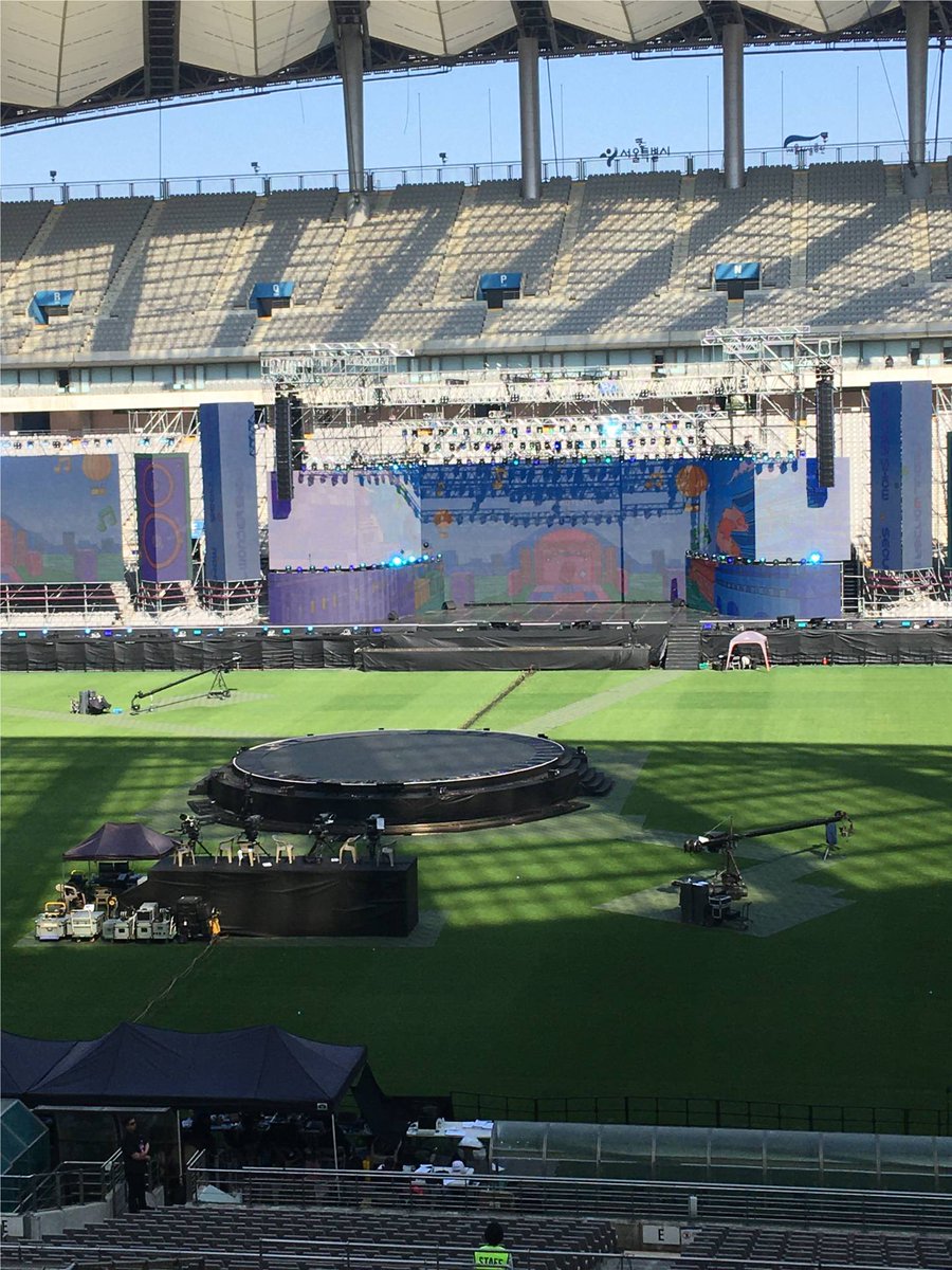 오세훈 이 씨발새끼야 축구장에 당장 이번주 토요일 축구 일정이 있다고 우리가 먼저 연초부터 말을 했잖아 개씨발놈아 뒤질래 진짜 ? 안그래도 썩었는데 아주 망하라고 고사를 지내라 미친것아 나도 니 지금보다 더 망하라고 고사 지낼게 ㅅㄱ해