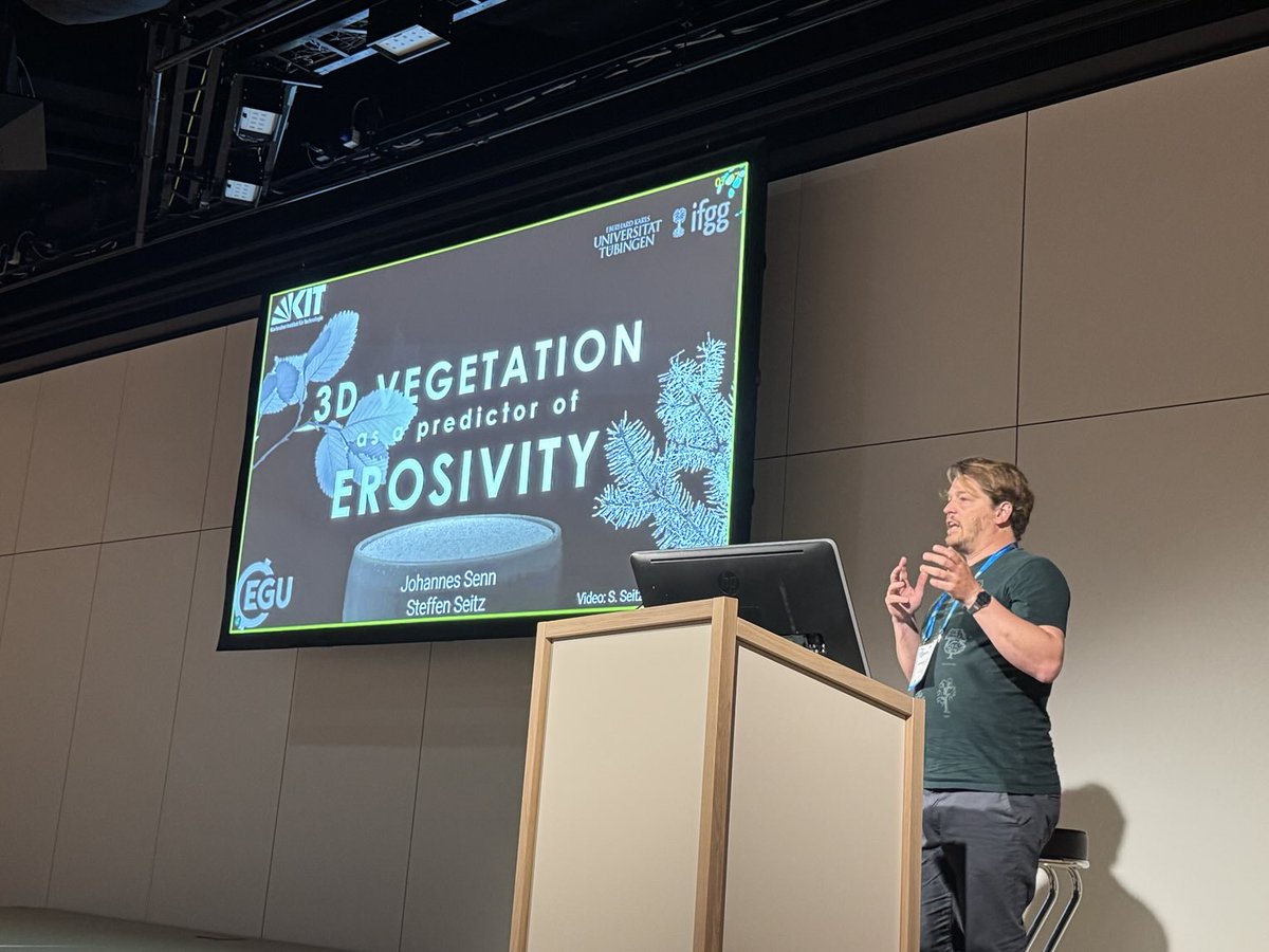 Johannes Antenor Senn talks about #raifall erosivity #EGU #soilerosion