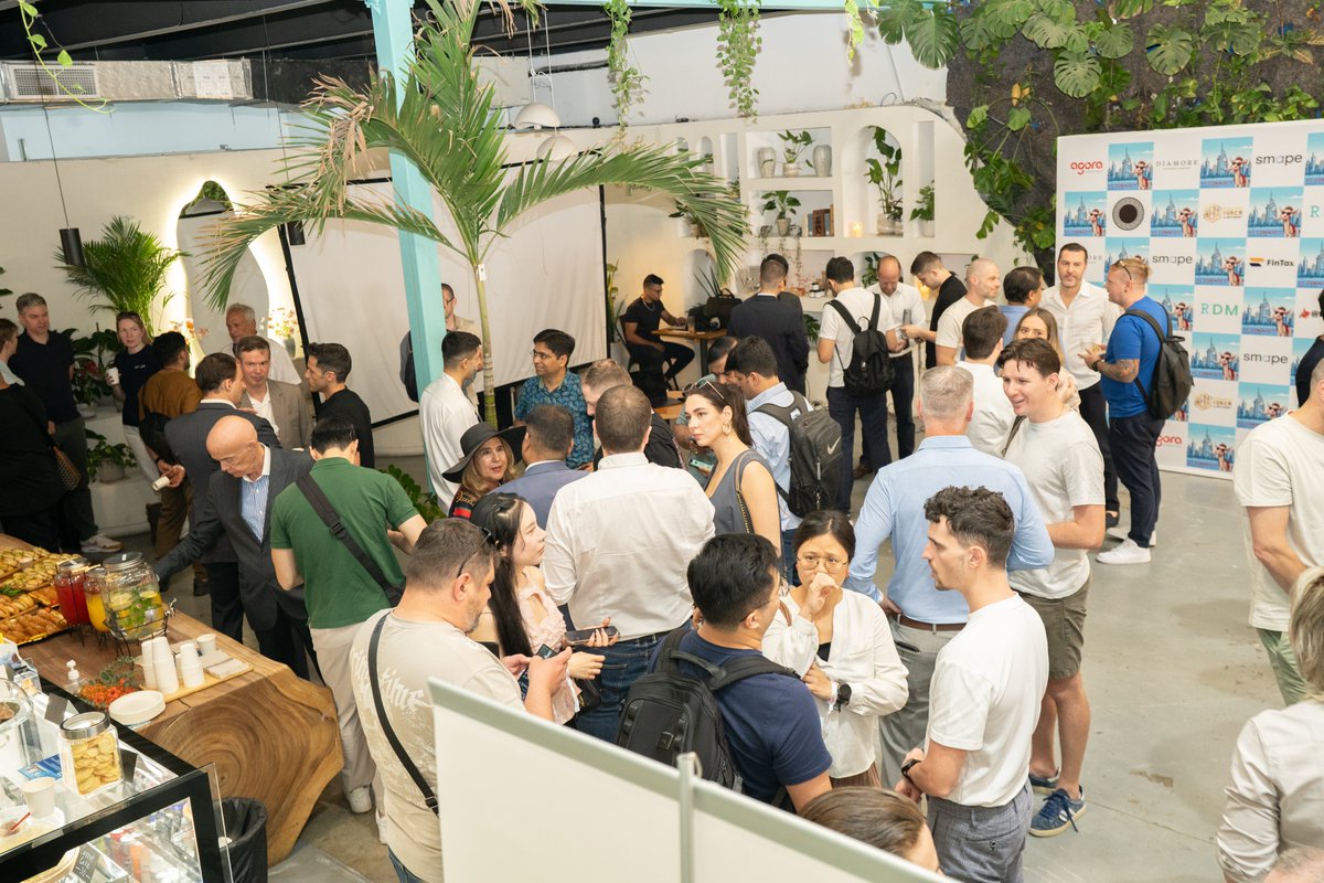hyranetwork's tweet photo. 🔥 Big Stage, Bigger Impact: Hyra Network successfully co-hosted VC Connect 🔥

As a Diamond Sponsor, Hyra Network co-organized alongside @AgoraGBC to power VC Connect at #TOKEN2049 Dubai, gaining top-tier exposure among 40+ leading Web3 VCs, including @animocabrands, @hack_vc, @TheSpartanGroup, and @DWFVentures.

Through direct pitches and private roundtables, Mr. Gerard, Co-founder & Head of Growth, shared Hyra’s vision: A decentralized AI infrastructure powered by community-driven edge computing built to make scalable, affordable AI accessible worldwide.

Hyra took the spotlight, unlocking strategic investment, partnerships, and momentum for the next growth chapter. 

Huge thanks to every founder, investor, and thought leader we met for the exchange, the energy, and the belief. Together, we’re building what’s next for AI & DePIN.🥇 @token2049