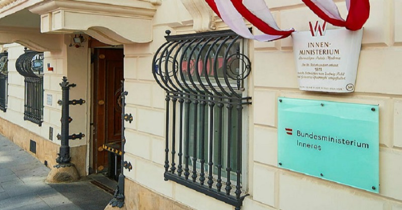 BMI_OE's tweet image. Gestern führten 8 Landesämter Staatsschutz und Extremismusbekämpfung (LSE) koordiniert durch die DSN, sowie die Generaldirektion im Bundesministerium für Justiz einen österreichweiten Joint Action Day im Bereich des islamistischen Terrorismus durch.