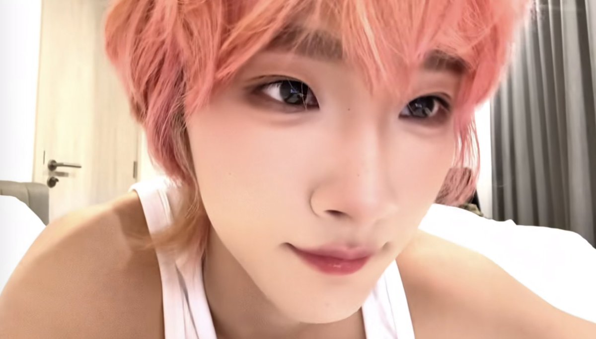 °.     ♡゙
⠀⠀  .       ° 
⠀    ＿♡゙ 
⊂  ⊂ ・） 
　/ 　 |
⊂＿__u