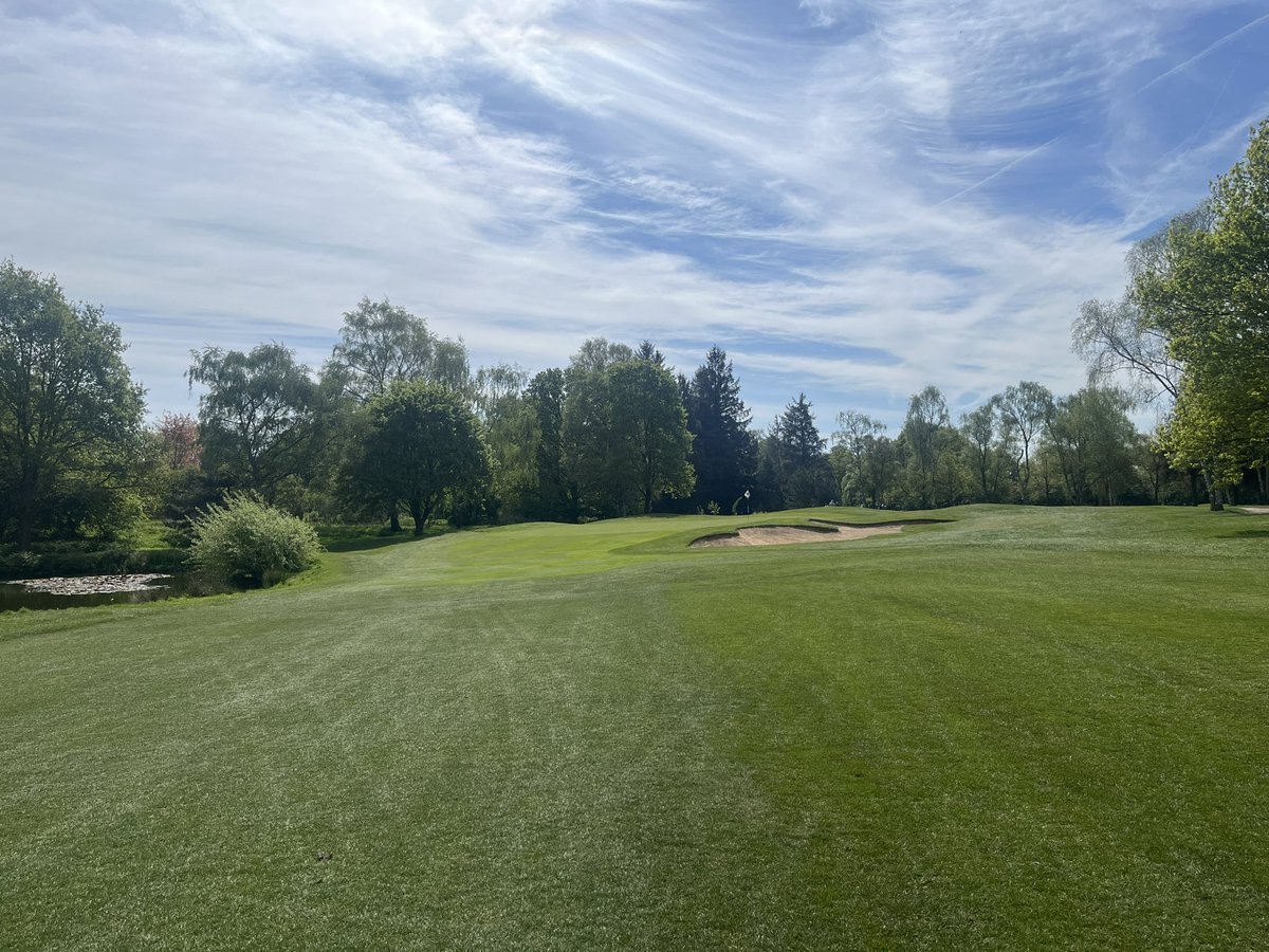 Fab week of weather &amp; lovely to see turfies making the most of the warm period.
Plenty of Seaweeds, wetters &amp; dressing going out 🥬 💧 

Many courses up to speed - Preferred lies due to be removed for many. 
Golfers be patient, a few courses still need a drop to maximise growth