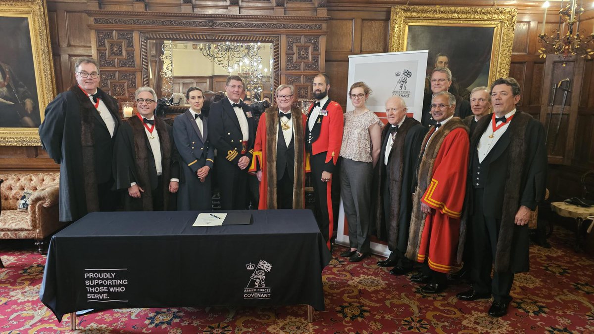 HMS_Glasgow (@hms_glasgowrn) on Twitter photo Members of the Ship's Company attended the official signing of the Armed Forces Covenant between the Armed Forces <a href="/33engrregt/">33 Engineer Regiment (EOD&S)</a> <a href="/RoyalAirForce/">Royal Air Force</a> and the Worshipful Company of Fan Makers. SNO Cdr Phil Burgess was honoured to sign the agreement Members of the Ship's Company attended the official signing of the Armed Forces Covenant between the Armed Forces <a href="/33engrregt/">33 Engineer Regiment (EOD&S)</a> <a href="/RoyalAirForce/">Royal Air Force</a> and the Worshipful Company of Fan Makers. SNO Cdr Phil Burgess was honoured to sign the agreement