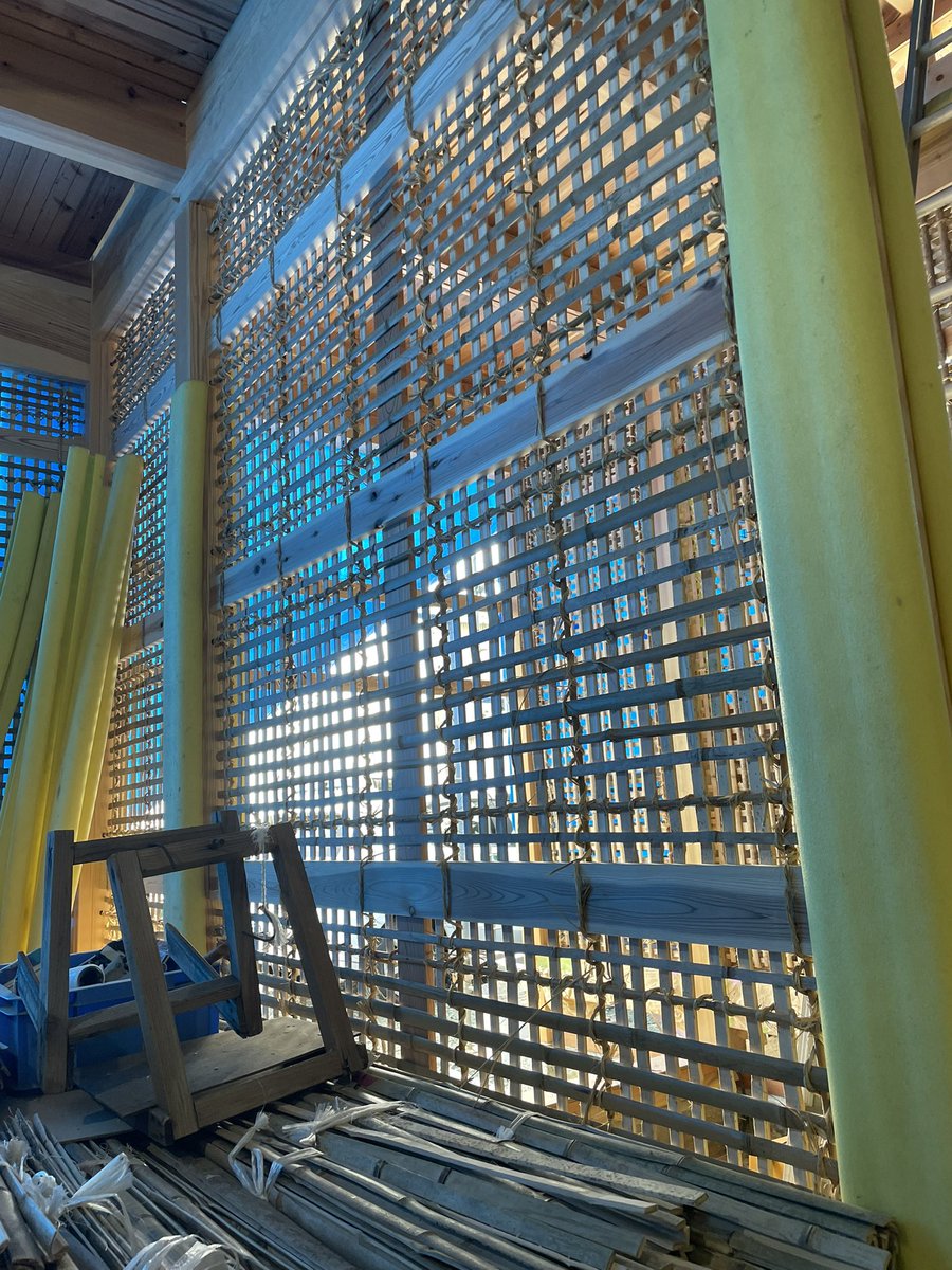 さて、大工現役の内に竹小舞下地の土壁の仕事は何回あるんやろうか？
一現場でも増えるよう出来る範囲で活動していきたいとは思う。
が、、、土を育てられる左官さんが減っとるからなぁ…。