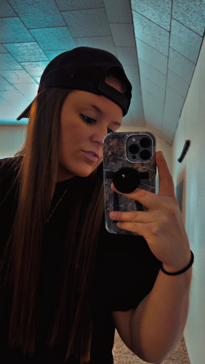 ashley tweet media