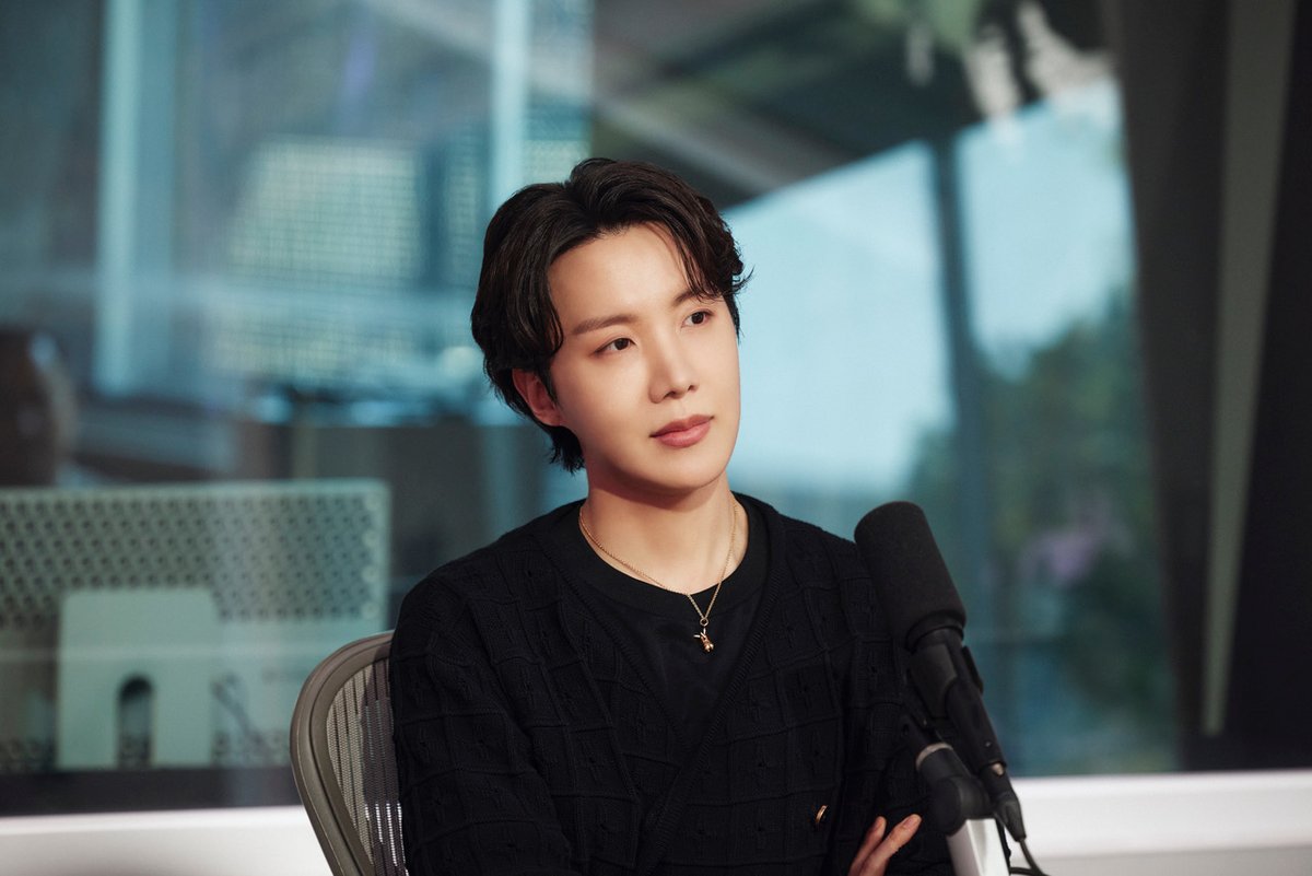 J-Hope Talks Solo Journey on Apple Music's 'Zane Lowe Show' — New Single Coming Soon

dipe.co.kr/2322819

#JHOPE #Applemusic #TheZaneLoweShow #BTS #제이롭 #애플뮤직 #더제인로우쇼