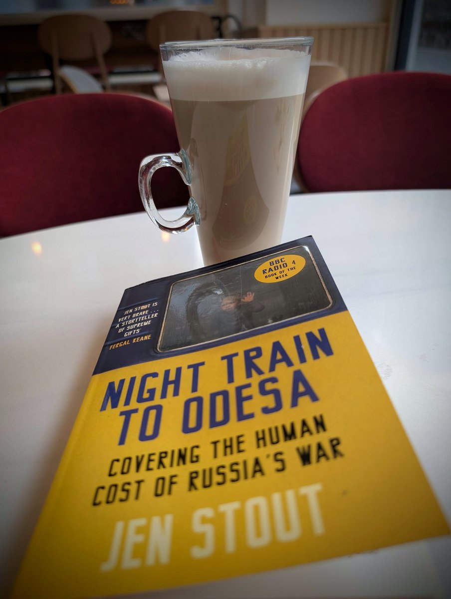 Starting off the day right! 😊

43 pages in and I'm gripped. Kudos <a href="/jm_stout/">Jen Stout</a> 👏🏻👏🏻👏🏻

#Ukraine️ #BookTwitter