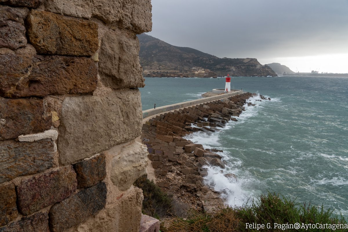 ⚠️Aviso amarillo por fenómenos costeros y viento hasta las 20 h de este miércoles 30 en el litoral de #Cartagena.

🌬️ Vientos del nordeste de hasta 60 km/h.
🌊 Olas de 2 a 3 metros.
🌳 Cerrado el Parque Torres.

Sigue nuestros consejos en cartagena.es/detalle_notici…