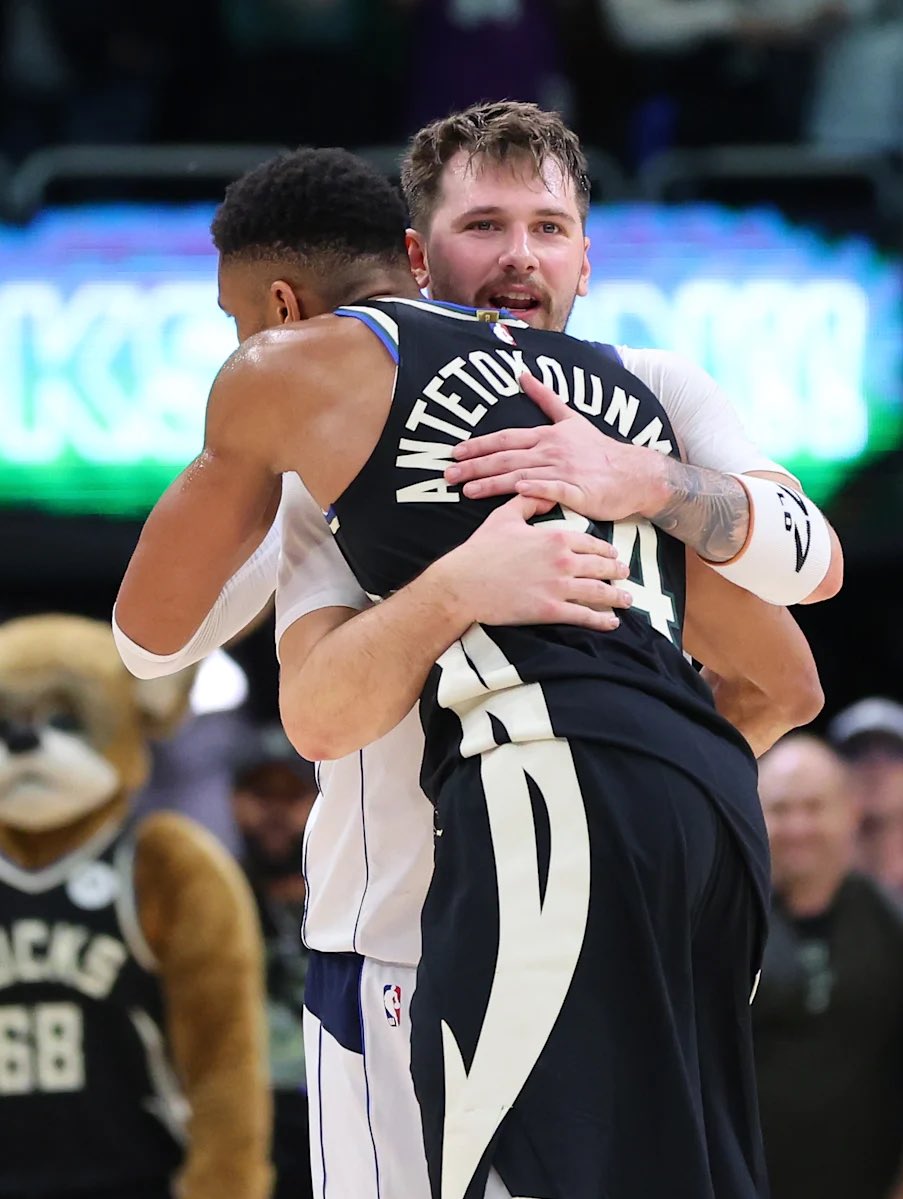 stepbackmagic's tweet image. Luka and Giannis on the same team would be so unfair 

.@Giannis_An34 want to make history?