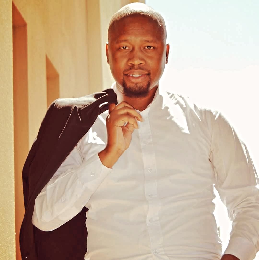 Zola Hashatsi ka Motsiri (@zola_hashatsi) on Twitter photo About a week ago I learnt that my brother <a href="/Andile_TBethe/">Andile Thabethe</a> from <a href="/jozifm/">Jozi FM</a> and <a href="/JoyousSA/">Joyous Celebration</a> was hijacked as he was ehailing in his car but ke ngomusa the car was retrieved. I met him years ago and dropped him off at Jozi FM and that where it all began. He is aGod fearing amazing brother About a week ago I learnt that my brother <a href="/Andile_TBethe/">Andile Thabethe</a> from <a href="/jozifm/">Jozi FM</a> and <a href="/JoyousSA/">Joyous Celebration</a> was hijacked as he was ehailing in his car but ke ngomusa the car was retrieved. I met him years ago and dropped him off at Jozi FM and that where it all began. He is aGod fearing amazing brother