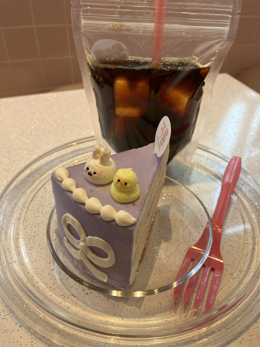 adrien1124's tweet photo. 原宿ヨドムカフェにてグクミンのイベント最終日行ってきますきました🩷 https://t.co/SfVhRR6Fla