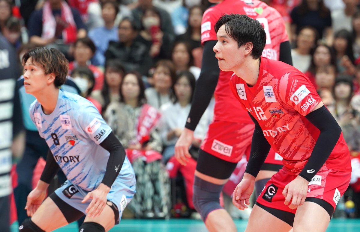 KiyokoA5277's tweet photo. ボールを床にほとんど落とさないコートカバー抜群のサントの二人
#藤中颯志 選手
#髙橋藍 選手 https://t.co/DQjptgytWD